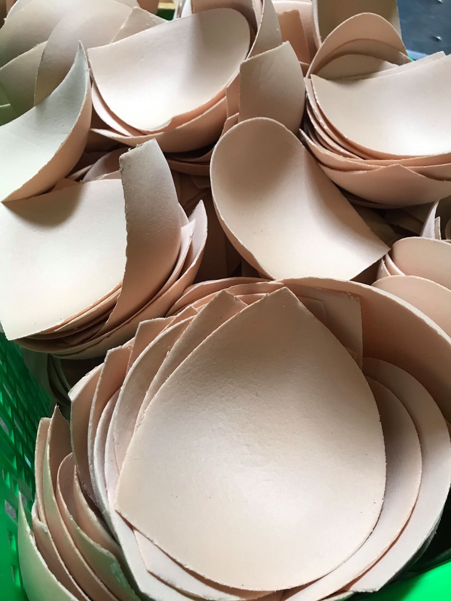 Kho hàng đệm ngực 1